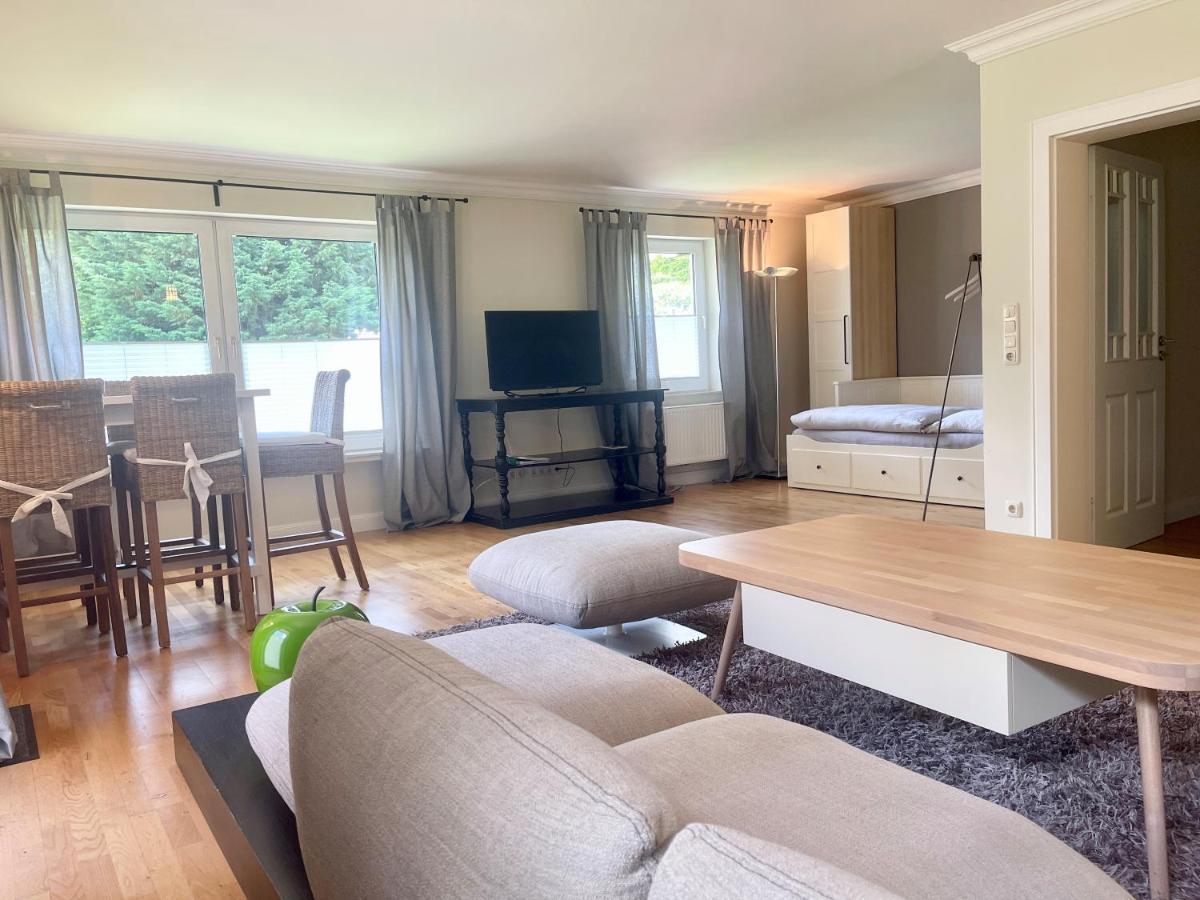 Landhaus Am Wald Mit Garten Mit 1 Schlafnische Und 1 Schlafzimmer Aurich Buitenkant foto