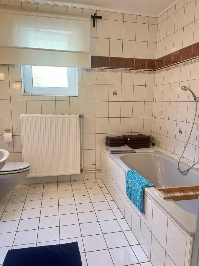Landhaus Am Wald Mit Garten Mit 1 Schlafnische Und 1 Schlafzimmer Aurich Buitenkant foto