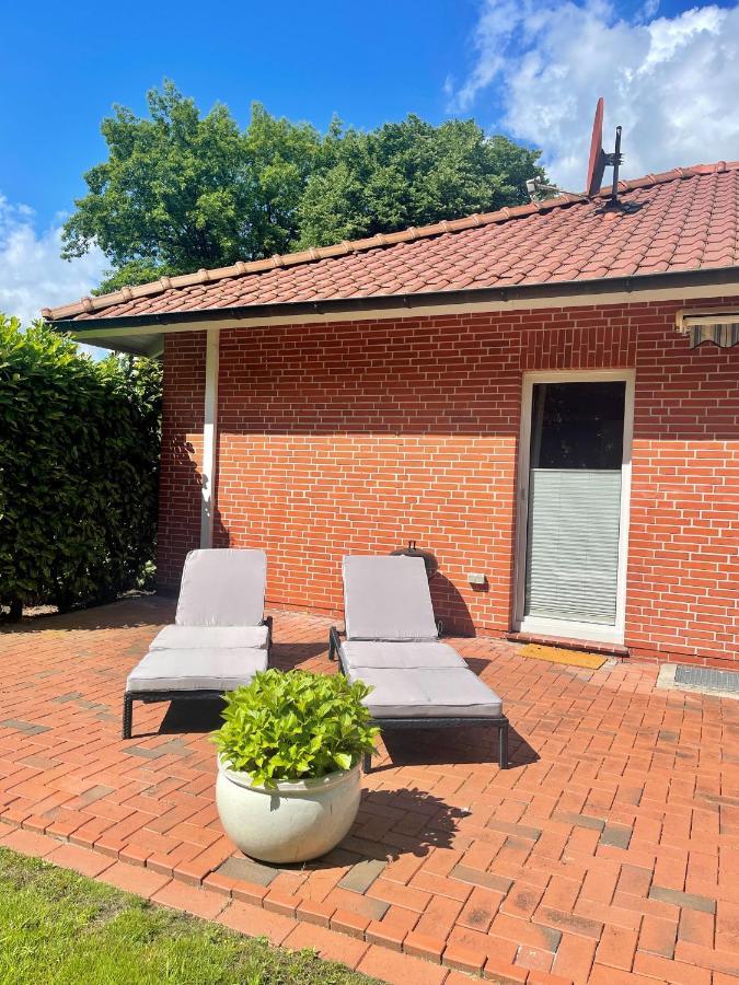 Landhaus Am Wald Mit Garten Mit 1 Schlafnische Und 1 Schlafzimmer Aurich Buitenkant foto